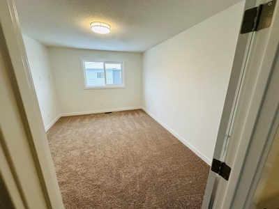 3 Bedroom Townhouse Chestermere AB