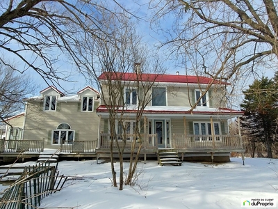 Acreage / Hobby Farm / Ranch for sale St-Isidore 6 bedrooms