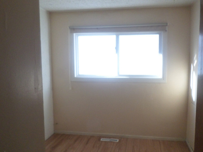 Across the street from UofA, Great Price, Just available, 1BR