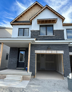 Brand New End Unit Townhouse For Rent in Welland