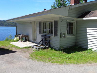 Charming Year Round Waterfront Cottage for Rent in Quispamsis