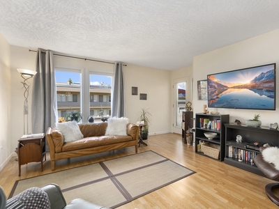 Condo/Apartment for sale, 304-2311 Mills Road, Greater Victoria, British Columbia, in Sidney, Canada