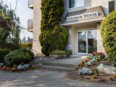 Graham House Apartments - 1 Bdrm available at 1110 Queens Avenue