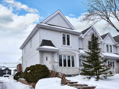 House for sale, 812 Boul. René-Lévesque, Saint-Eustache, QC J7R7A5, CA, in Saint-Eustache, Canada