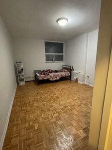 Large master bedroom available for rent
