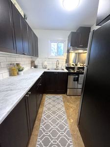 NEW KITCHEN AND BATH, 3 BED 1 BATH TOWNHOME, GREAT PRICE! WOW!