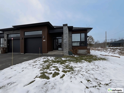 Semi-detached for sale Bromont 4 bedrooms 2 bathrooms