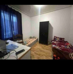 Shared Room near Parc Metro Girl only