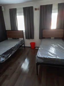 Sharing Bedroom for a girl March 1st Maclaugh/ Queen