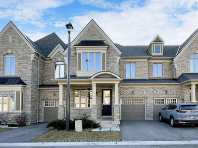 SUN-FILLED 3-Bedroom Executive TOWNHOME In N/W Ajax