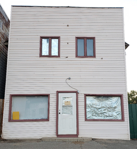TRADE/SALE COMMERCIAL BUILDING WITH LIVING QUARTERS