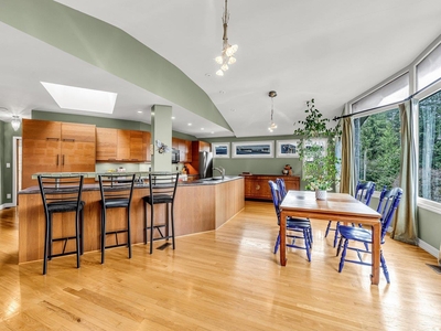 3546 DOWSLEY COURT North Vancouver
