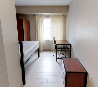$875/month - 2/5 LESTER ENSUITE BEDROOMS AVAILABLE FOR SUBLET