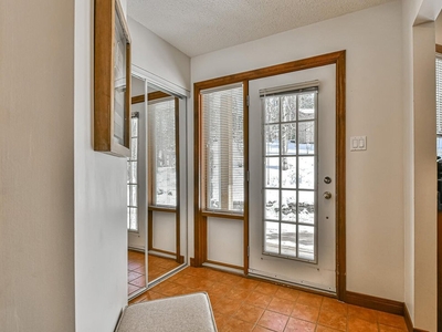 Bright Townhouse With Access To Lake Tremblant
