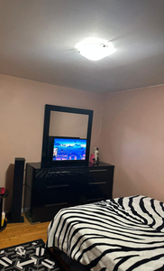 FEMALE STUDENT - ROOM FOR RENT