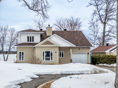 House for sale, 4200 Av. du Tour-du-Lac, Shawinigan, QC G0X1L0, CA, in Hérouxville, Canada