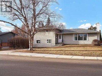 House For Sale In Grosvenor Park, Saskatoon, Saskatchewan