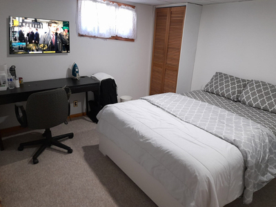 MOVE IN NOW - PRIV. & SHARED ROOMS - 7 MIN. WALK TO ALGONQUIN