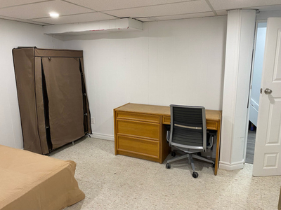 Sharing basement room for couple near Seneca College