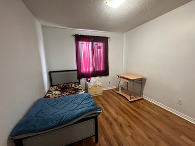 $450 furnished Room in Malton (one Boy) in Sharing