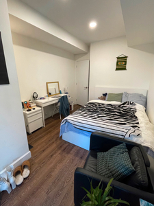 Furnished Downtown Room For Rent 1000$ May-Aug Ideal for Student