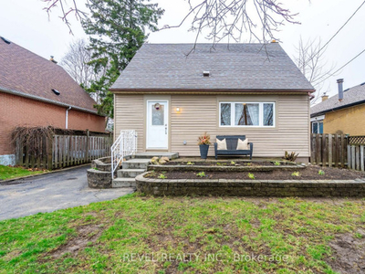 Inquire About This 3 Bdrm 2 Bth - Queensdale Ave E