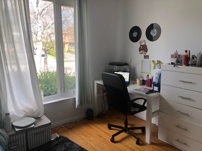 May 1st - ALL FEMALE HOUSE - ROOM FOR RENT