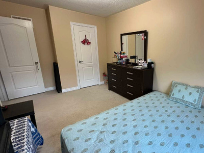 Room for rent on sharing for Girls