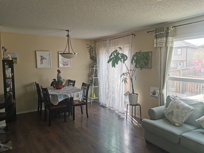 Edmonton Pet Friendly Duplex For Rent | Windermere | Windermere 3 BR 2.5Bath Front