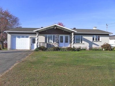 House for sale, 227 Av. Pie-X, Victoriaville, QC G6R0L6, CA, in Victoriaville, Canada