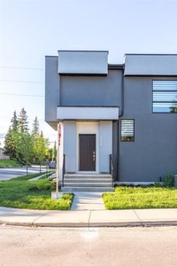 Townhouse For Sale In Highland Park, Calgary, Alberta