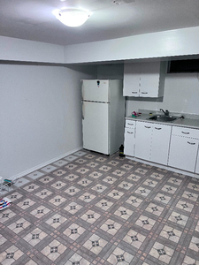 1 big bedroom basement for rent in Tyndall park available dec.15