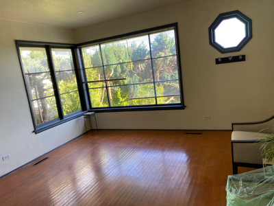 $2,700 / 2br - Main floor with yard (Willingdon Heights Burnaby)