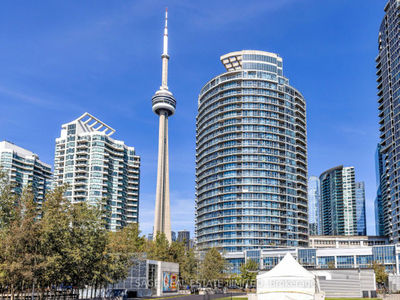 2Bdrm Waterfront Condo - City Living at its Best!