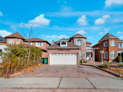 4 Bed/3 Bath home with parking for rent in Brampton