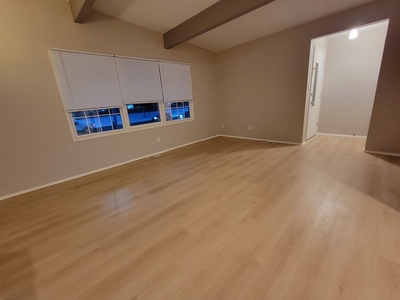 Calgary Duplex For Rent | Thorncliffe | Newly Updated Duplex in Thorncliffe-Entire