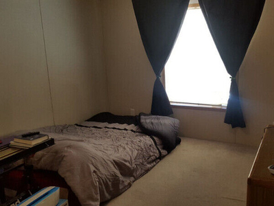 Furnished ROOM. Walk to University. I pay ALL bills (even wifi)