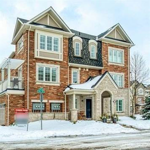 Homes for Sale in Oakville, Ontario $998,000