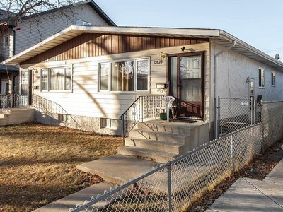 House For Sale In Balwin, Edmonton, Alberta