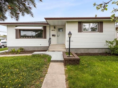 House For Sale In Kenilworth, Edmonton, Alberta