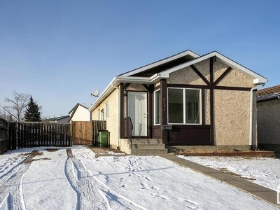 House For Sale In La Perle, Edmonton, Alberta
