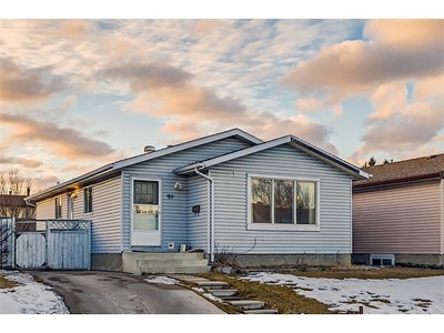 Calgary House For Rent | Abbeydale | Abbeydale whole single house 4