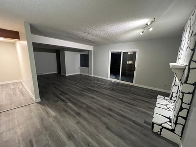 Calgary Pet Friendly Basement For Rent | Montgomery | Fully renovated walkout basement suite