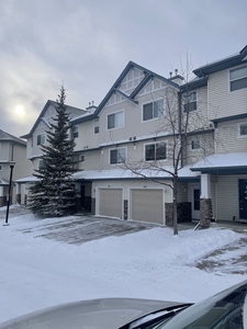 Calgary Pet Friendly Townhouse For Rent | Hidden Valley | Three Bedroom Townhome with stunning