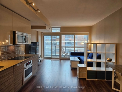 Condo/Apartment for rent, 705 - 210 Simcoe St, in Toronto, Canada