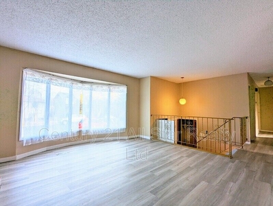Edmonton Pet Friendly House For Rent | Canora | Newly Renovated Spacious 6-bed Big
