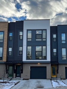 Edmonton Townhouse For Rent | Rutherford | Brand New Townhouse With Rooftop