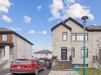 House for sale, 2015 Rue Robert-Bouthillette, Sainte-Rose, QC H7L0J1, CA, in Laval, Canada