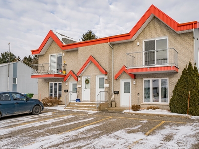 House for sale, 57-59 Rue des Jonquilles, Saint-Apollinaire, QC G0S2E0, CA, in Saint-Apollinaire, Canada