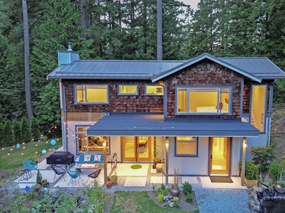 House for sale, 731 Grafton Road, Gulf Islands, British Columbia, in Bowen Island, Canada
